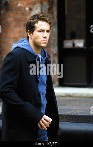 DEFINITELY, MAYBE RYAN REYNOLDS DEFINITELY, MAYBE     Date: 2008 Stock Photo