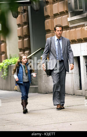 DEFINITELY, MAYBE ABIGAIL BRESLIN, RYAN REYNOLDS DEFINITELY, MAYBE     Date: 2008 Stock Photo