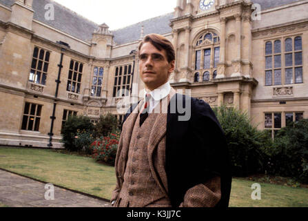 BRIDESHEAD REVISITED JEREMY IRONS as Charles Ryder BRIDESHEAD REVISITED Stock Photo