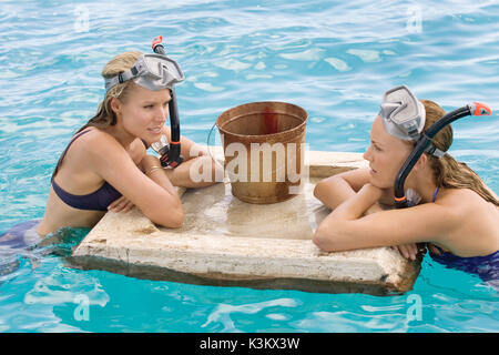 COUPLES RETREAT KRISTEN BELL, MALIN AKERMAN        Date: 2009 Stock Photo