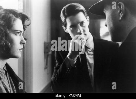 TWIN PEAKS LARA FLYNN BOYLE, KYLE MACLACHLAN as Special Agent Dale Cooper, Director DAVID LYNCH TWIN PEAKS     Date: 1991 Stock Photo