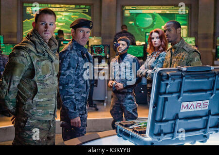 G.I. JOE: THE RISE OF COBRA   [US / CZECH 2009]  [L-R] CHANNING TATUM as Captain Duke Hauser, DENNIS QUAID as General Abernathy / Hawk, SAID TAGHMAOUI as Breaker, RACHEL NICHOLS as Shana 'Scarlett' O'Hara, DAMON WAYANS as Ripcord       Date: 2009 Stock Photo