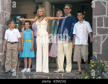 CHEAPER BY THE DOZEN 2 ALEXANDER CONTI, [?], CARMEN ELECTRA, JAIME KING, EUGENE LEVY, TAYLOR LAUTNER       Date: 2005 Stock Photo