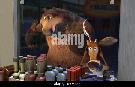 OPEN SEASON [US 2006] MARTIN LAWRENCE voices Boog, ASHTON KUTCHER voices Elliot     Date: 2006 Stock Photo