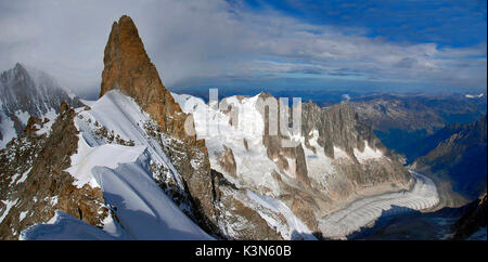 Dente del gigante from Aiguille de Rochefort, Mont Blanc (Monte Bianco) massif, Aosta Valley, Italy, Europe Stock Photo