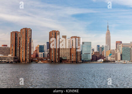 Manhattan, view of the Empire State Building and Midtown Manhattan across the Hudson River, New York, United States of America