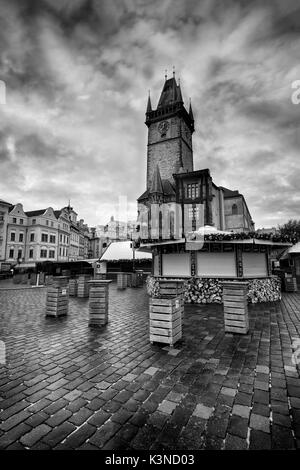 Praga, Republica Ceca Black and white photo of the Prague Clock Tower Stock Photo