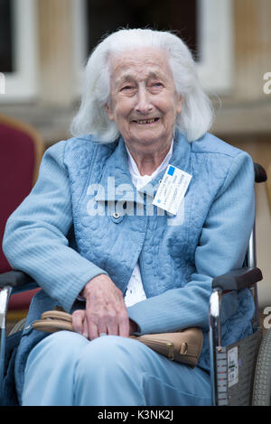 Veterans reunite, returning to the scene of their wartime service at ...