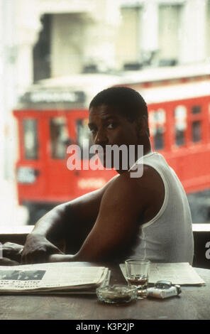 DEVIL IN A BLUE DRESS [US 1995]  DENZEL WASHINGTON     Date: 1995 Stock Photo