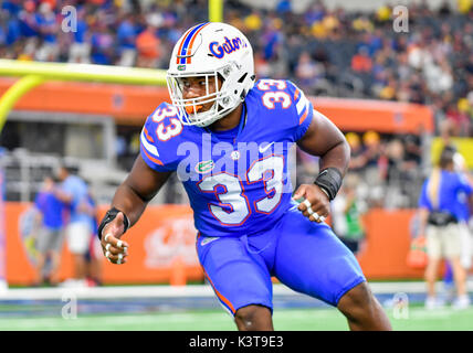 September 02, 2017: Florida Gators linebacker David Reese #33 during the Advocare Classic NCAA Football game between the University of Michigan Wolverines and the University of Florida Gators at AT&T Stadium in Arlington, TX Michigan defeated Florida 33-17 Albert Pena/CSM Stock Photo