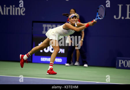 New York, USA. 03rd Sep, 2017. New York, United States. 03rd Sep, 2017. US Open Tennis: New York, 3 September, 2017 - # 3 seed Garabine Muguruza of Spain reaches for a return during her fourth round match against # 13 seed Petra Kivitova of the Czech Republic at the US Open in Flushing Meadows, New York. Kivitova won the match to earn a spot in the quarterfinals Credit: Adam Stoltman/Alamy Live News Credit: Adam Stoltman/Alamy Live News Stock Photo