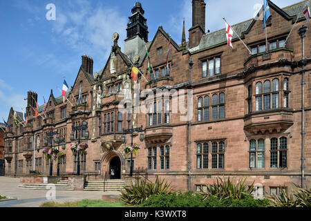 Coventry Council House, High Street, Coventry, Warwickshire Tudor-style Grade II-listed building opened 1920 Statues of Godiva, Leofric and Justice ar Stock Photo