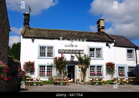 The Bulls Head Pub in Church Street, Ashford-in-the-Water, Derbyshire, England, UK, Western Europe. Stock Photo