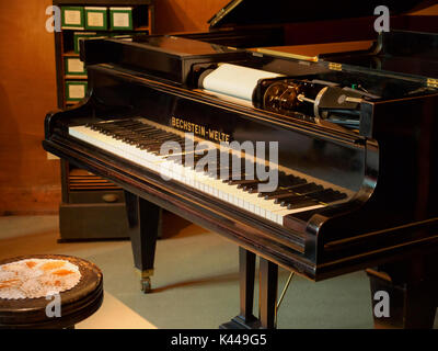 Player piano, Museum of Mechanical Musical Instruments, Rudesheim