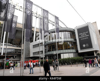 Stuttgart, Deutschland. 04th Sep, 2017. Mercedes-Benz Arena, Aussenansicht. GES/ Fussball/ WM Qualifikation: Deutschland - Norwegen, 04.09.2017 Football/Soccer: WC qualification: Germany vs Norway, Stuttgart, September 4, 2017 | Verwendung weltweit Credit: dpa/Alamy Live News Stock Photo