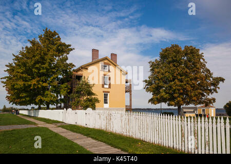 USA, New York, Thousand Islands Region, Sackets Harbor, Sackets Harbor Battlefield Site, battlefield from the War of 1812, commandant's house Stock Photo