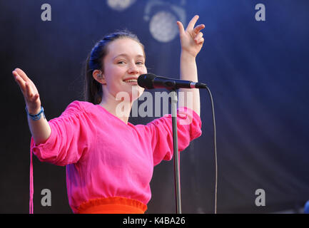 Oslo, Norway. 10th Aug, 2017. The Norwegian singer Sigrid Solbakk Raabe performs at the Oyafestival in Oslo, Norway, 10 August 2017. Sigrid's debut song 'Don't kill my vibe' became an international hit within a few weeks. Photo: Sigrid Harms/dpa/Alamy Live News Stock Photo