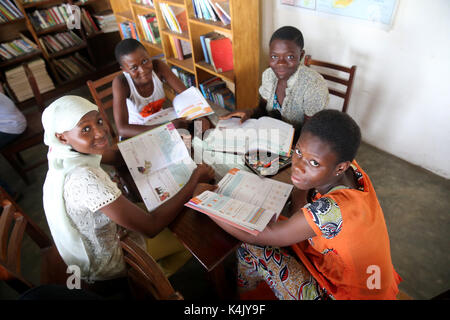 Library in an African school where children are sponsored by French NGO, La Chaine de l'Espoir, Lome, Togo, West Africa, Africa