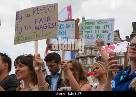 RCN Scrap the Cap Rally: Parliament Square, London UK. 6th September, 2017.  RCN (Royal Collage of Nursing) members stage a Rally to tell the UK government that’s time to scrap the cap on nursing pay.  Credit: Steve Parkins/Alamy Live News Stock Photo