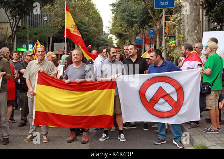 Barcelona, Spain. 06th Sep, 2017. Demonstration called by the political party Vox and Unidos yes to demand the Spanish government to act against the referendum of Puigdemont in Barcelona on Wednesday 06 September 2017. Credit: Gtres Información más Comuniación on line,S.L./Alamy Live News Stock Photo