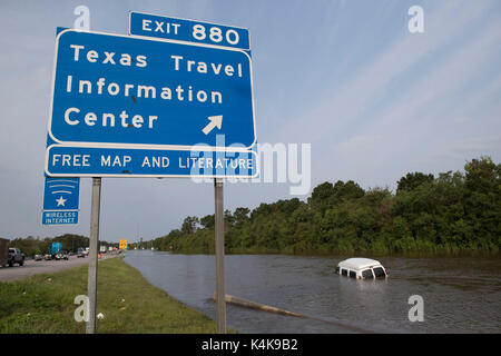 Orange. Texas USA Sept. 6, 2017: The flooded Sabine River that separates the borders of Texas and Louisana continues to overflow its banks almost two weeks after Hurricane Harvey made landfalll on the Texas Coast. Credit: Bob Daemmrich/Alamy Live News Stock Photo
