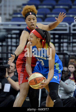 Washington, DC, USA. 6th Sep, 2017. 20170906 - Washington Mystics forward TIANNA HAWKINS (21) applies tight defense against Dallas Wings forward AERIAL POWERS (23) in the first half of a first-round game in the WNBA playoffs at Capital One Arena in Washington. Credit: Chuck Myers/ZUMA Wire/Alamy Live News Stock Photo