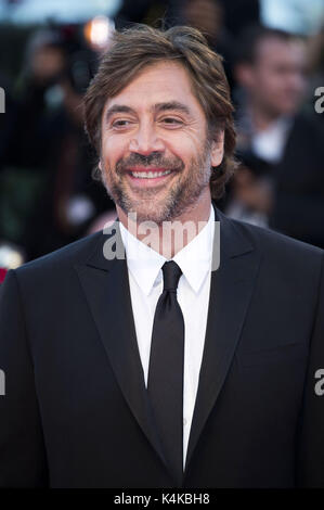 Venice, Italien. 05th Sep, 2017. Javier Bardem attending the 'Mother!' premiere at the 74th Venice International Film Festival at the Palazzo del Cinema on September 05, 2017 in Venice, Italy | Verwendung weltweit/picture alliance Credit: dpa/Alamy Live News Stock Photo