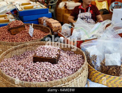 Korean dried goods market stall, October 30 2015, Seoul, South Korea Stock Photo