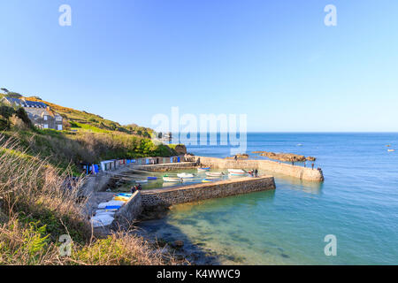 France, Manche (50), Cotentin, Cap de la Hague, Saint-Germain-des-Vaux, Port Racine, le plus petit port de France // France, Manche, Cotentin Peninsul Stock Photo