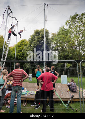 Trapeze lessons in Regents Park, London, UK Stock Photo