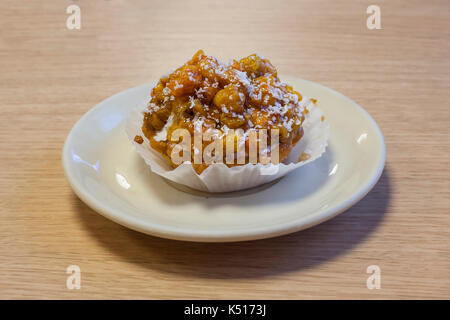 Cloudberry cake hi-res stock photography and images - Alamy