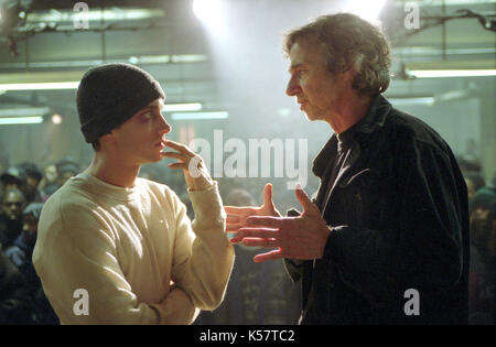 Photo Must Be Credited ©Alpha Press 070000 (2002) Eminem as Jimmy B Rabbit Smith and director Curtis Hanson in the movie 8 Mile Stock Photo