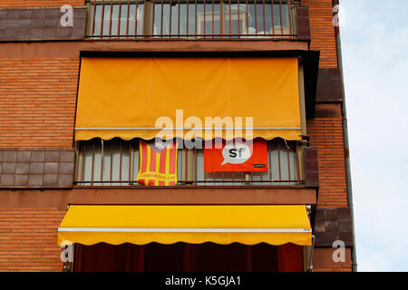 Flags claiming the right to vote in Catalonia, in the independence referendum from Spain Credit: jordi clave garsot/Alamy Live News Stock Photo