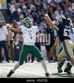 Annapolis, MD, USA. 9th Sep, 2017. Tulane Green Wave QB #1 Jonathan Banks passes the ball during NCAA football game between the United States Naval Academy Midshipmen and the Tulane Green Wave at Navy Marine Corp Memorial Stadium in Annapolis, MD. Justin Cooper/CSM/Alamy Live News Stock Photo