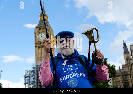 London, UK. 9th September, 2017. Thousands march through Central London Streets demanding a second Brexit referendum. London, 9 September 2017. Credit: Noemi Gago/Alamy Live News Stock Photo