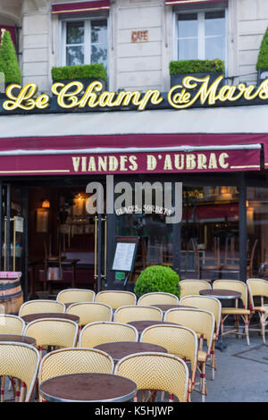 the Champ de Mars café restaurant in the 7th Arrondissement, Paris Stock Photo