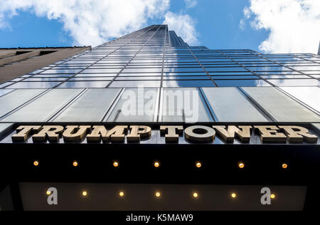 New York, NY, USA 9 September 2017 - Trump Tower, ta 68-story, 664-foot-high (202 m) mixed-use skyscraper located at 721–725 Fifth Avenue between 56th and 57th Streets in Midtown Manhattan. Trump Tower serves as the headquarters for The Trump Organization and is the New York residence of  U.S. President Donald Trump, The tower includes Niketown and occupies the site department-store chain Bonwit Teller was formerly located. ©Stacy Walsh Rosenstock/Alamy Stock Photo