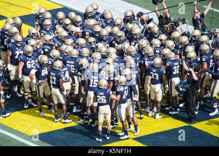 Annapolis, Maryland, USA. 9th Sep, 2017. The Navy Midshipmen huddle before the game held at the Navy-Marine Corps Memorial Stadium, Annapolis, Maryland. Credit: Amy Sanderson/ZUMA Wire/Alamy Live News Stock Photo