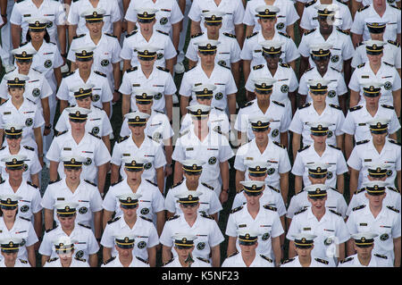 Annapolis, Maryland, USA. 9th Sep, 2017. The Navy Midshipmen take the field before the game held at the Navy-Marine Corps Memorial Stadium, Annapolis, Maryland. Credit: Amy Sanderson/ZUMA Wire/Alamy Live News Stock Photo