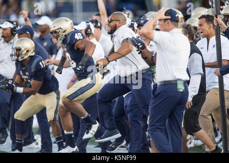 Annapolis, Maryland, USA. 9th Sep, 2017. The Navy sidelines celebrate during the game held at the Navy-Marine Corps Memorial Stadium, Annapolis, Maryland. Credit: Amy Sanderson/ZUMA Wire/Alamy Live News Stock Photo