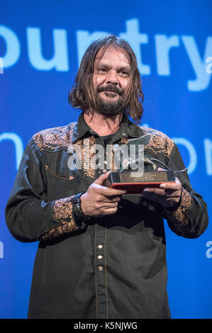 Venice, Italy. 09th Sep, 2017. Director Warwick Thornton wins the Special Prix of Jury for the film 'Sweet Country' at the 74th Venice International Film Festival on Septemer 09, 2017 in Venice, Italy Credit: Geisler-Fotopress/Alamy Live News Stock Photo