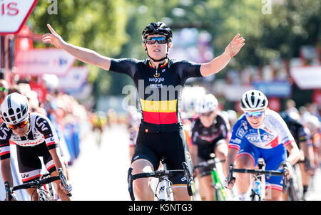 Madrid, Spain. 10th Sep, 2017. Jolien D'Hoore (Wiggle High5) wins the women cycling race 'Madrid Challenge' on September 10, 2017 in Madrid, Spain. Credit: David Gato/Alamy Live News