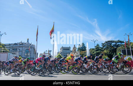 Madrid, Spain. 10th Sep, 2017. Peloton rides during the women cycling race 'Madrid Challenge' on September 10, 2017 in Madrid, Spain. Credit: David Gato/Alamy Live News