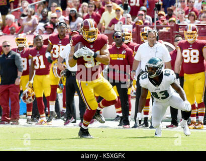 Washington Redskins outside linebacker Ryan Kerrigan sits on the bench  during an NFL football game against the Dallas Cowboys, Sunday, Oct. 29,  2017, in Landover, Md. (AP Photo/Mark Tenally Stock Photo - Alamy