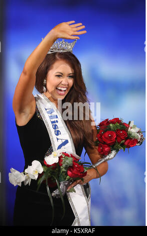 Atlantic City, NJ, USA. 10th Sep, 2017. 10 September 2017 - Atlantic City, NJ- Miss America 2018 Cara Mund. Miss North Dakota Cara Mund is crowned Miss America 2018 at Boardwalk Hall. Photo Credit: MJT/AdMedia Credit: Mjt/AdMedia/ZUMA Wire/Alamy Live News Stock Photo