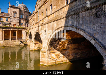 One of Bath's most famous sites, the Pulteney Bridge by Robert Adams, over the River Avon. Bath, Somerset, England, UK. Stock Photo