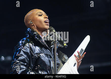 Portmeirion, Wales, UK. 10th Sep, 2017. Laura Mvula plays Festival No.6, Portmeirion, Wales, UK on Sunday 10th September, 2017. Credit: Ken Harrison/Alamy Live News Stock Photo