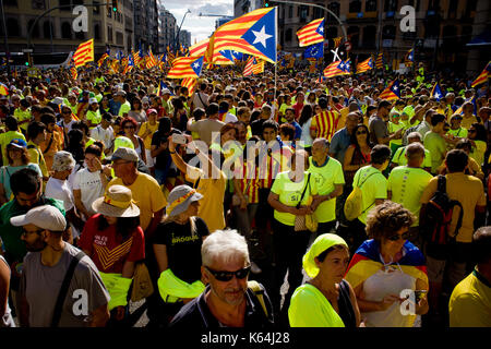 Barcelona, Spain. 11th Sep, 2017. In Barcelona, coinciding with Catalan national day or Diada, hundreds of thousands fill the streets demanding the independence of Catalonia. Catalan government aims to celebrate a referendum on independence next first October. Credit: Jordi Boixareu/Alamy Live News Stock Photo