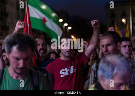 Barcelona, Catalonia. 11th Sep, 2017. Spain. September 11th, 2017. Hundreds of miles of people arriving from all over Catalonia are manifested in Barcelona on the National Day of Catalonia, to demand the right to vote for the creation of a new Mediterranean nation. Credit: Charlie Perez/Alamy Live News Stock Photo