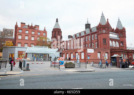 Birmingham, UK - 6 November 2016: Exterior Of The Birmingham Children's Hospital Stock Photo